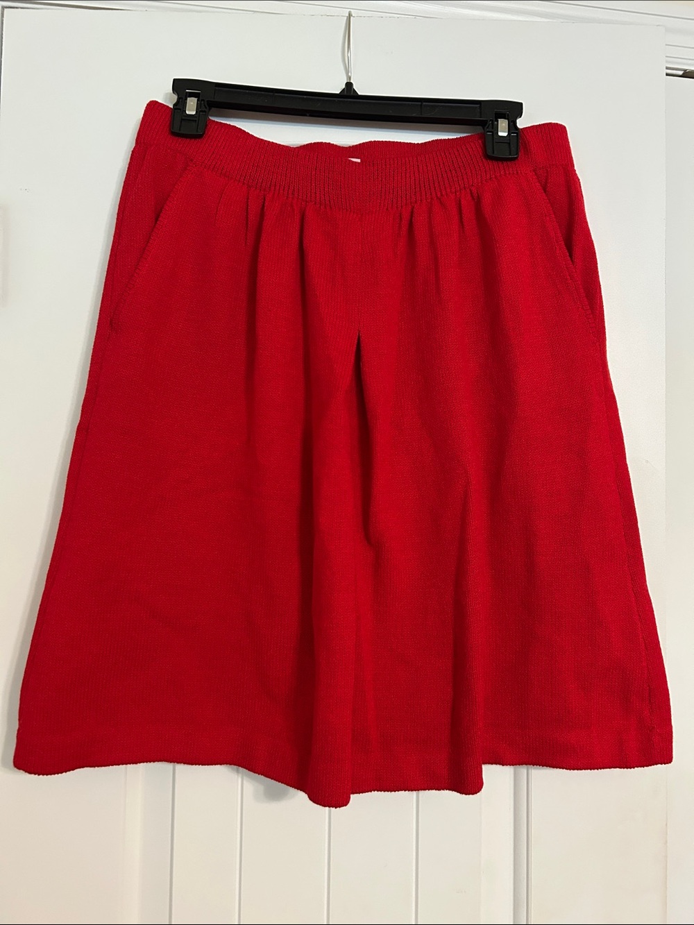St. John Red Knit Shorts with Elastic Waist